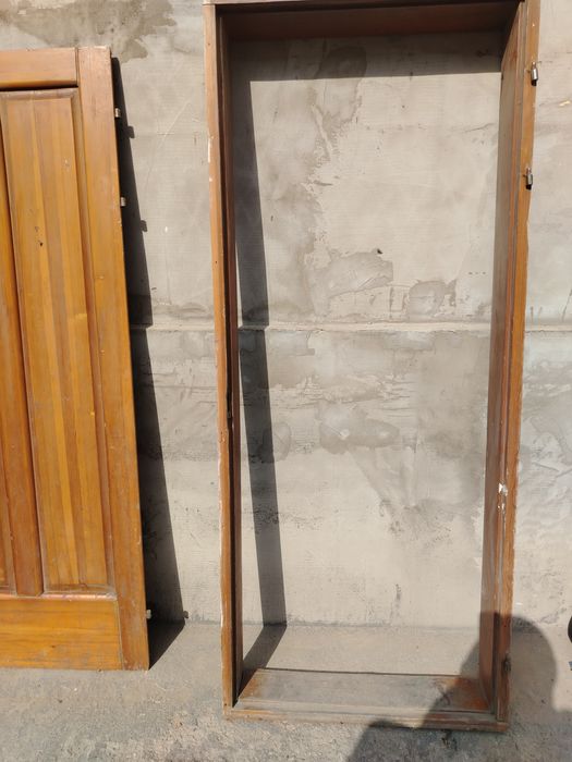 Дверь деревянная