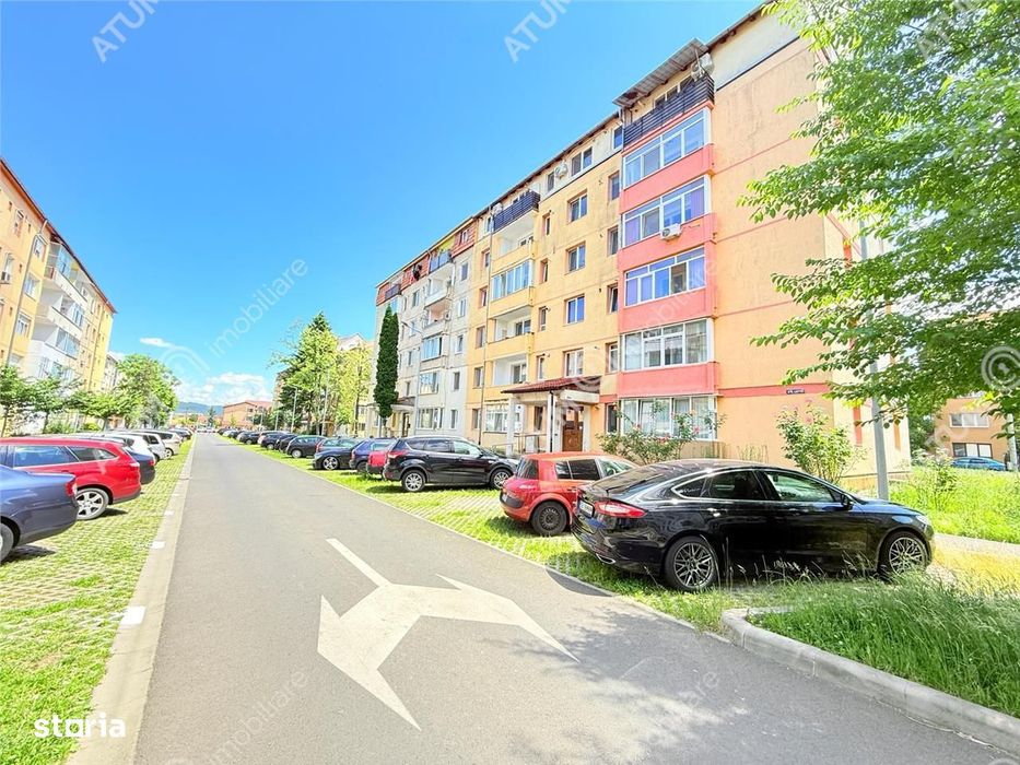 Apartament cu 3 camere etaj 1 cu balcon zona Mihai Viteazu\/Cedonia