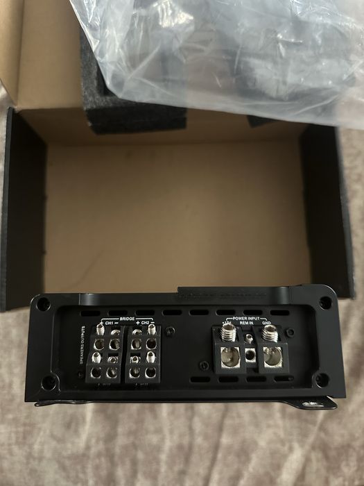 Amplificator audio deaf bounce mfa 4.220,4 canale ,1320w