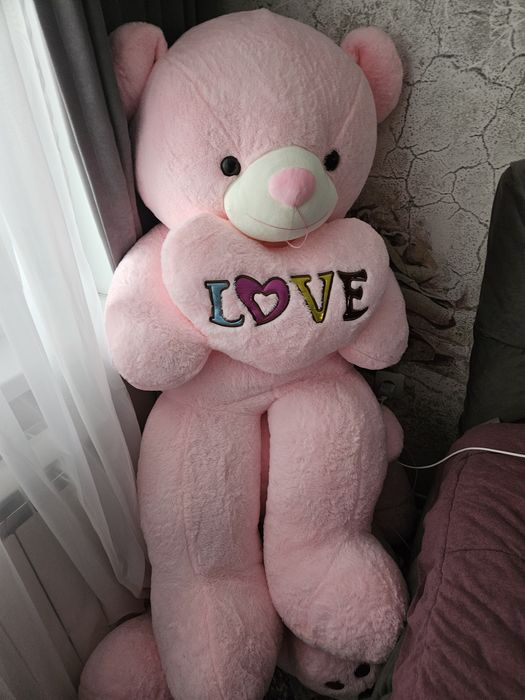 Голям плюшен мечок