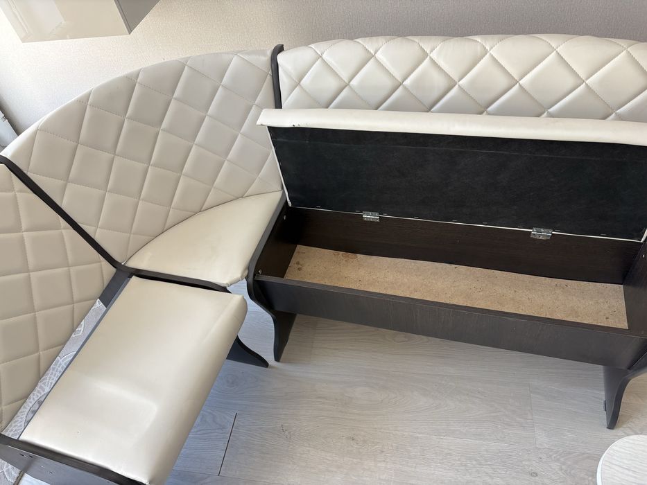 Продам уголок для кухни