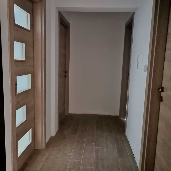 Продава се Тристаен апартамент в Варна, Зимно кино Тракия - 82 кв.м за 1927 €/кв.м - Снимка #12