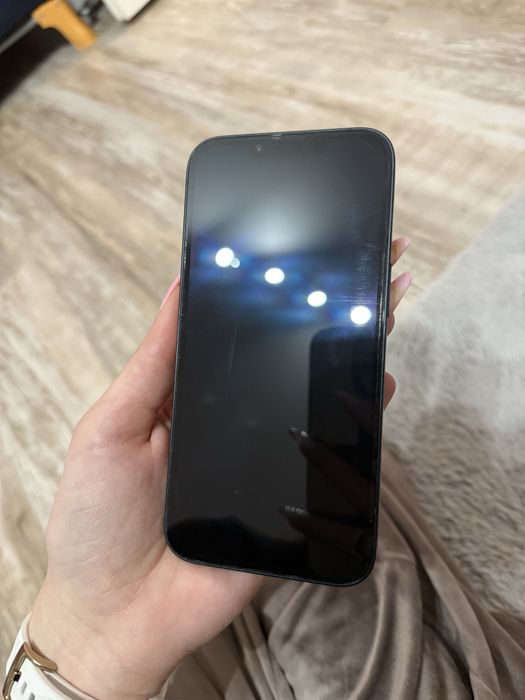 Продавам iPhone 13 128bg