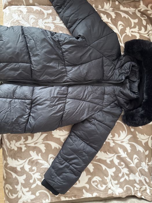 Продам детскую утепленную куртку