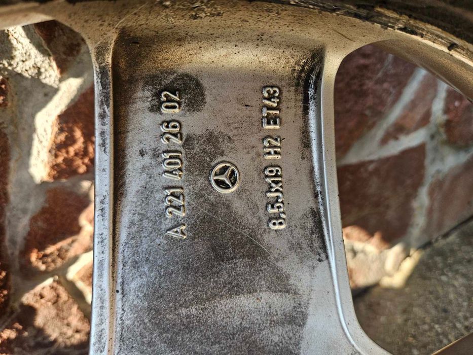 19 AMG Джанти с BRIDGESTONE 255/40/19. DOT4525