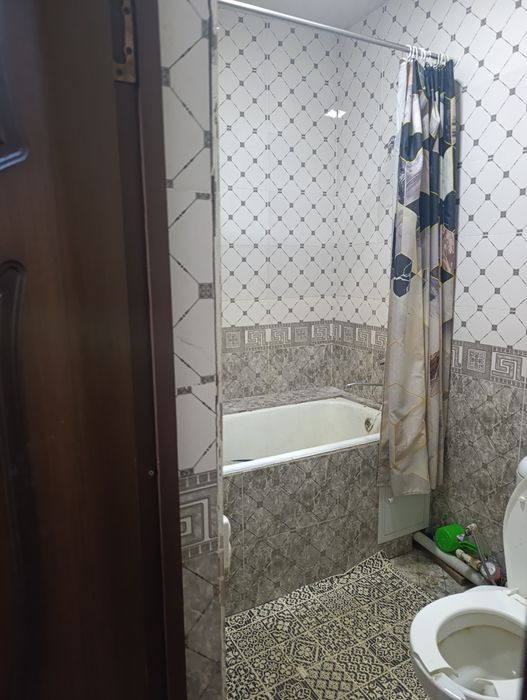 Авиасозлар 1.  кадишева базар 1/2.6.9 срочно сдаётся