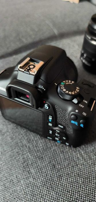 Canon EOS 1300D Като нов