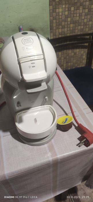 Кофемашина Nescafe Dolce custo