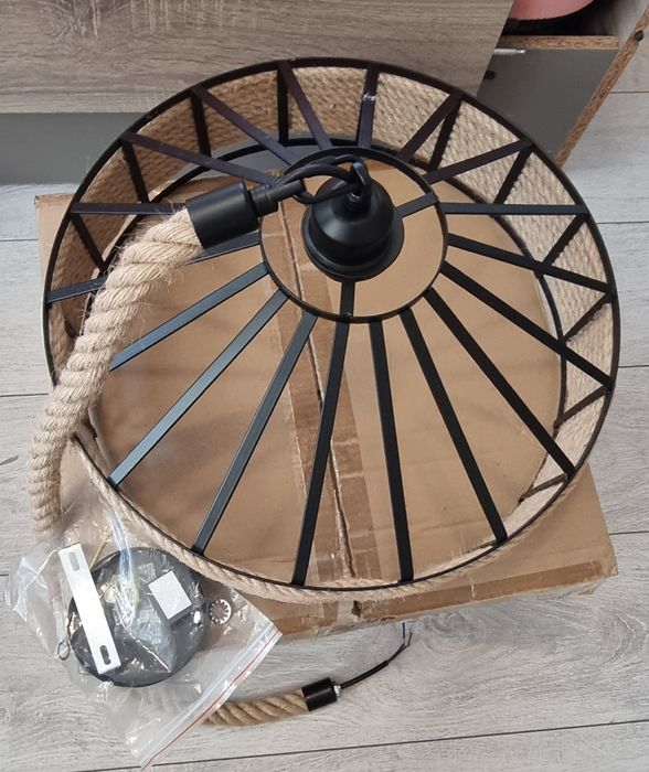 Винтидж полилей с метална рамка