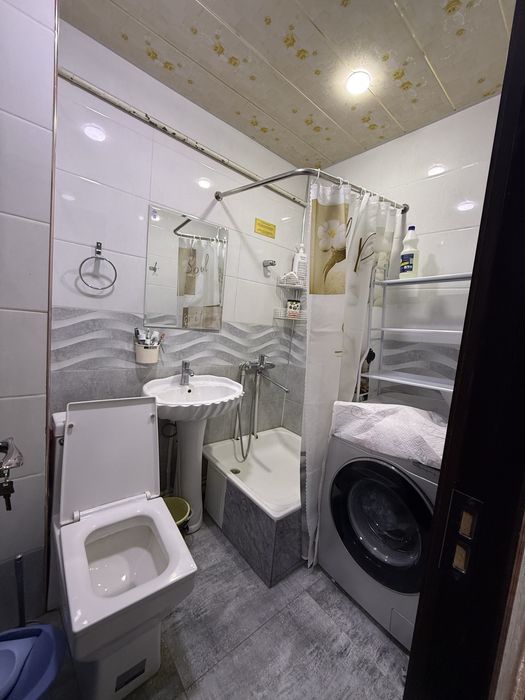 Сдаю квартиру на горгазе 1 комнатная 1 этаже 250$