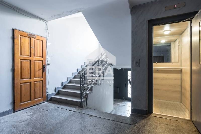 Двустаен, ексклузивен, югоизточен апартамент за продажба, с отделна ку