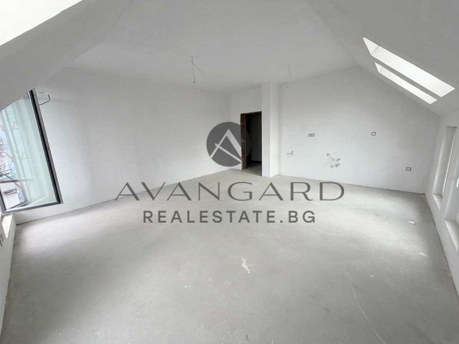 оф.23449 Тристаен с акт 14 в малка сграда/ Остромила