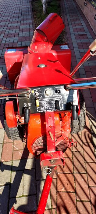 Freza de zăpadă benzina