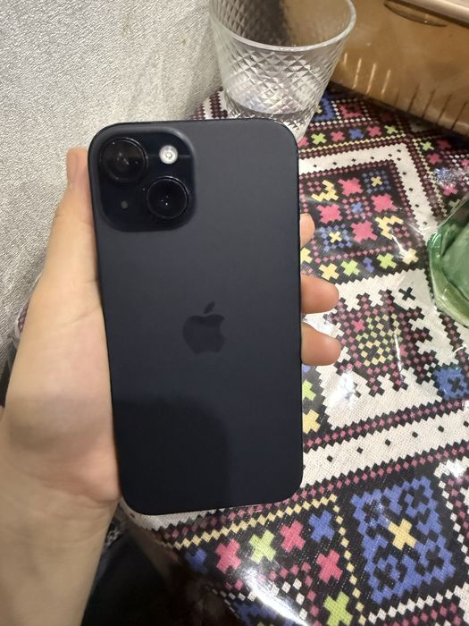 Айфон 15 в иделальном состояние