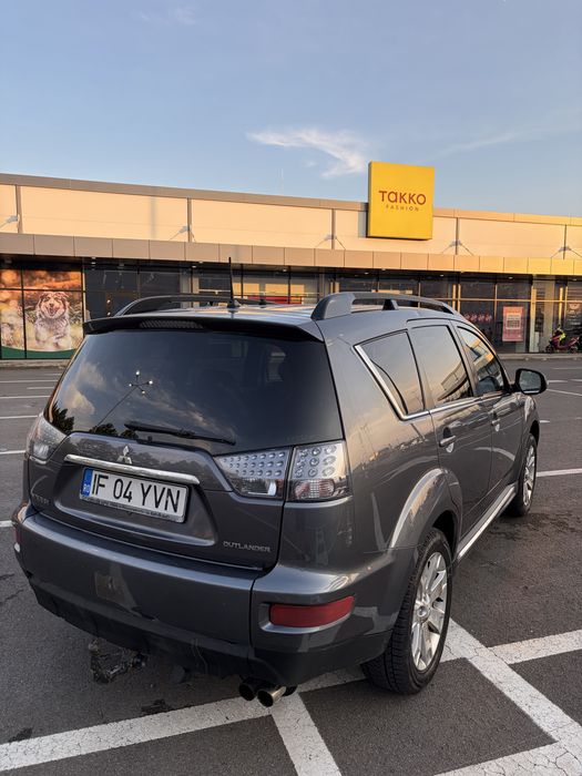 Mitsubishi  Outlander