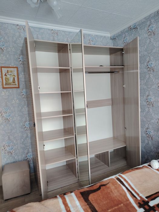 Продам спальный гарнитур