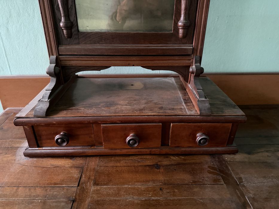 Старинна запазен скрин