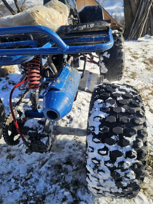 Vând atv de 125cc 4 trepte ambreaj manual