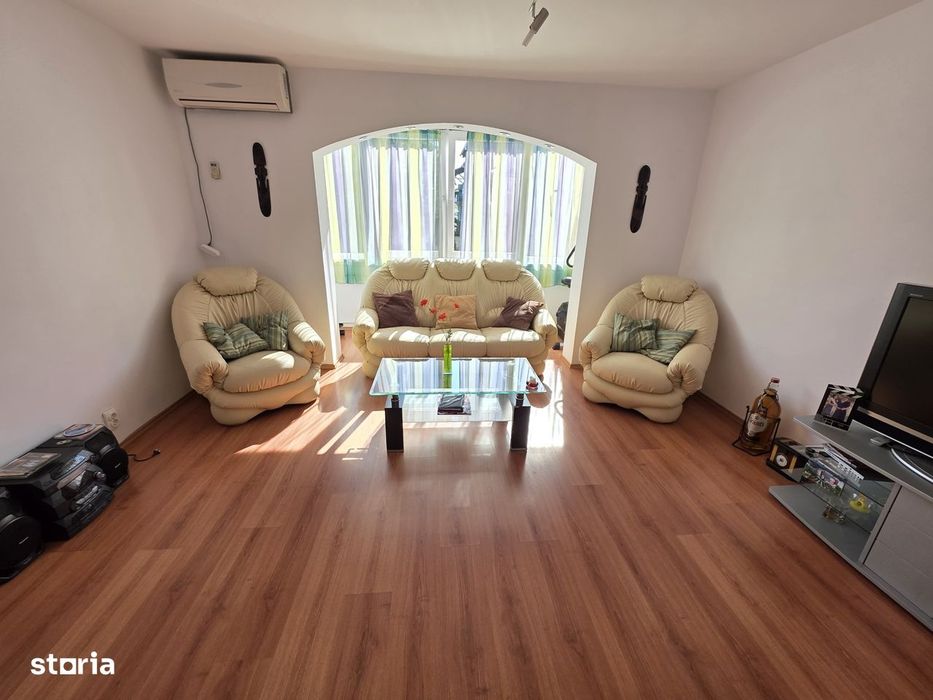 Apartament 3 camere de vânzare – Zona Aradului