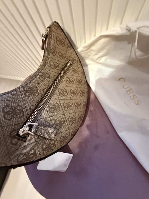 Чанта Guess кафява