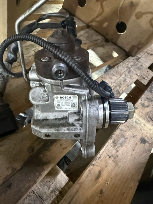 горивна помпа високо налягане Bosch за Audi / VW / Porsche 3.0 TDI. 059 130 755 CC