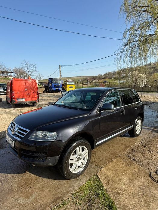 Volkswagen Touareg 3.0 TDI V6 pe arcuri