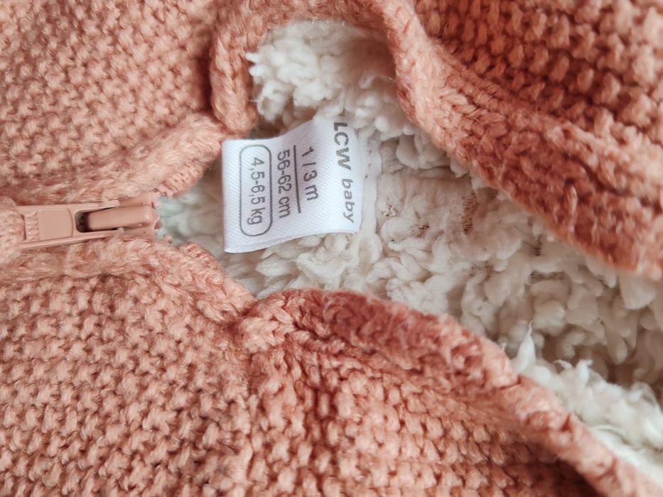 Jacheta imblanita  56-62 noua!