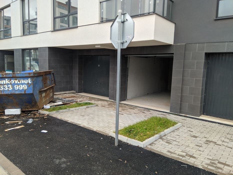 Дава се под наем Гараж / Паркомясто в София, Малинова долина - 16 кв.м за 127.5 € - Снимка #1