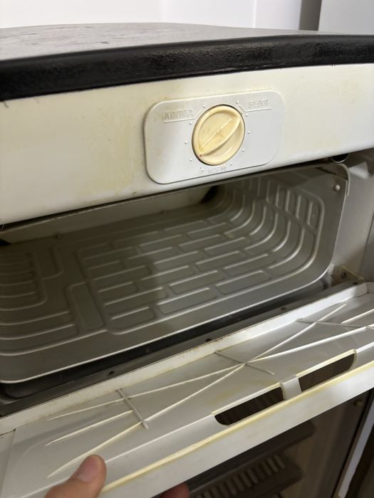 Продам работающий холодильник Орск