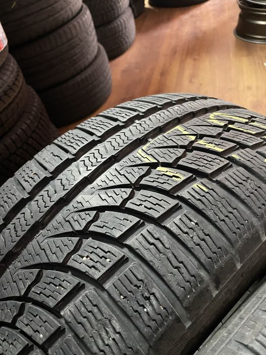 275/40R20.     245/45R19