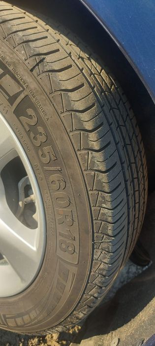 Продам резину на 18