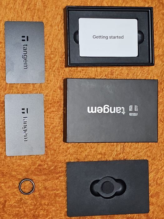 Продавам 2бр. криптопортфейли TANGEM 2.0