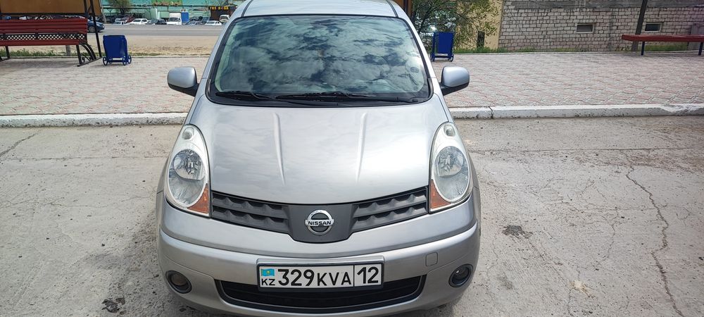 Nissan note 2008 года