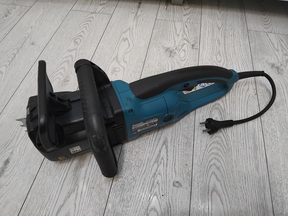 Пила Makita UC4530A