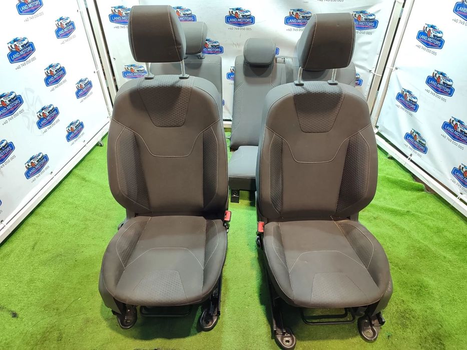 INTERIOR TEXTIL / SCAUNE + BANCHETE FORD FOCUS MK3 2015 1.0 BENZINA / HATCHBACK 2014-2019 COD OEM 1866468 / 2331530 / 2445897 / 1935088 / 1731092 / 1761867 / 1758567 / 1731091