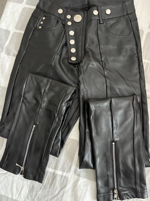 Pantaloni imitatie de piele