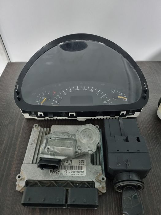 Programare chei,contact,blocator volan Mercedes-Benz