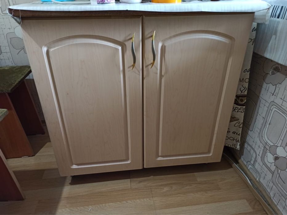 Кухонный гарнитур с газовой плитой