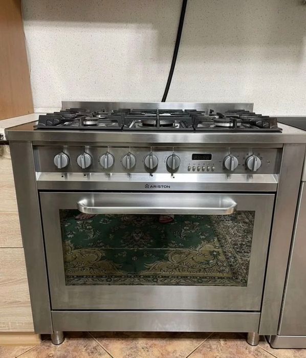 Газовая плита Продам