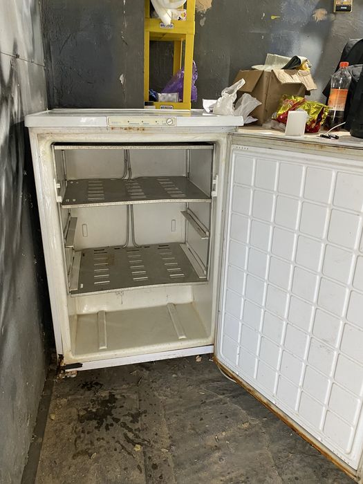 Продам морозильник