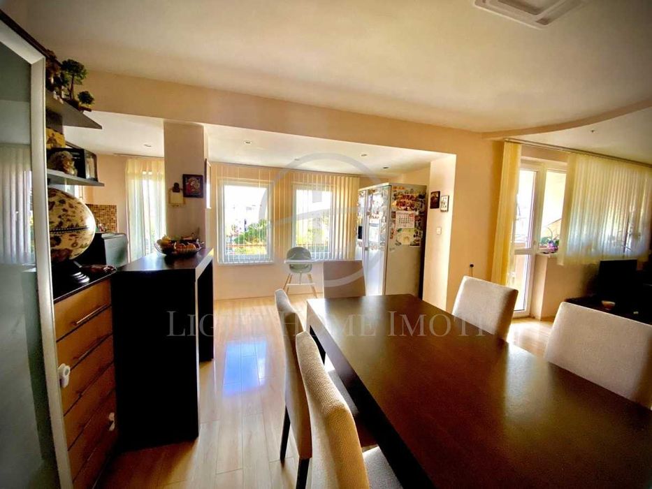 Продава се Тристаен апартамент в Пловдив, Въстанически - 120 кв.м за 1584 €/кв.м - Снимка #3