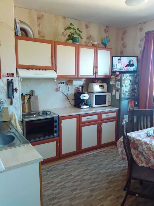 Двустаен апартамент в кв.Самара 3