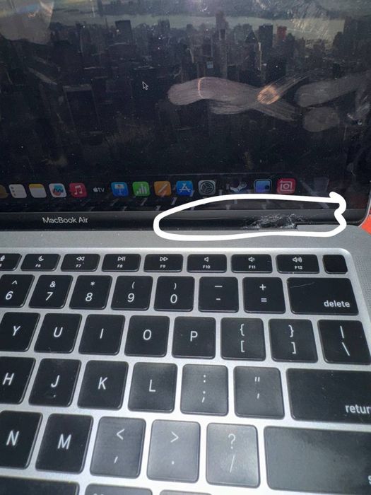 13- inch Macbook air M1 8/256