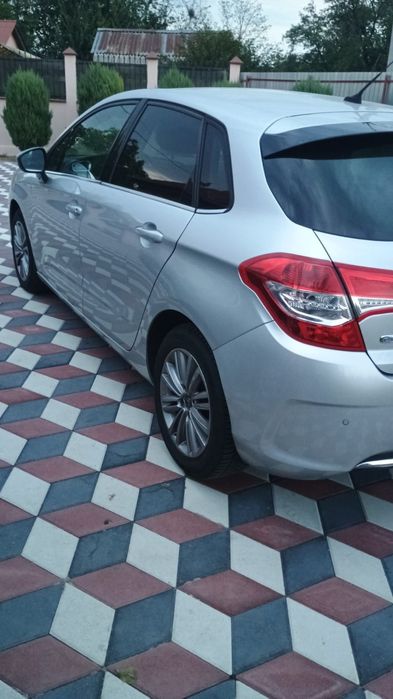 Se vinde Citroen C4 1.6 e hdi anul 2013, cutie manuală