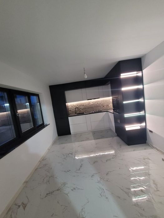 Execut mobilier la comanda