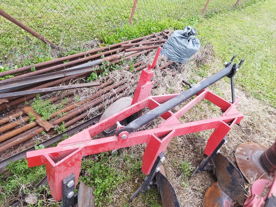 Плуг 3х25 за малък трактор