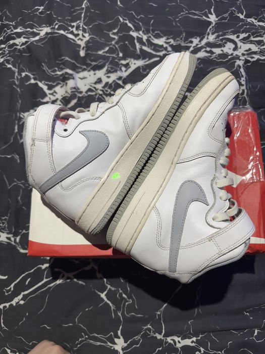 Nike air force 1 mid le white wolf grey