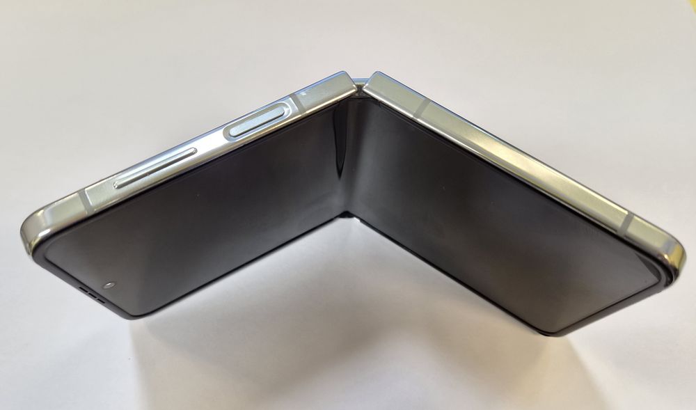 Samsung Z Flip 5 за части