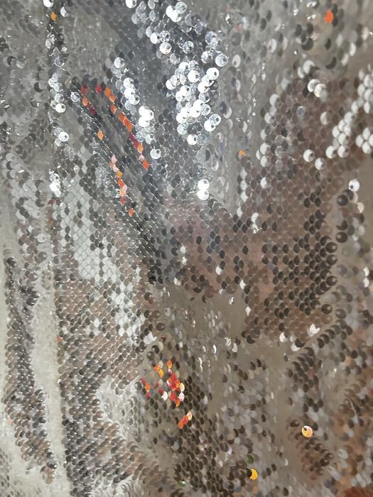 Rochie argintie paietata cu crepeu