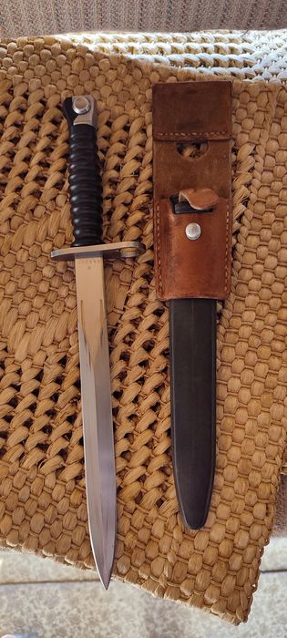 Швейцарски щик с лопус